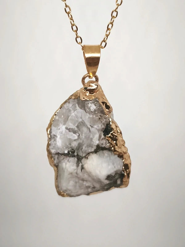 Collier en pierre brute d'howlite