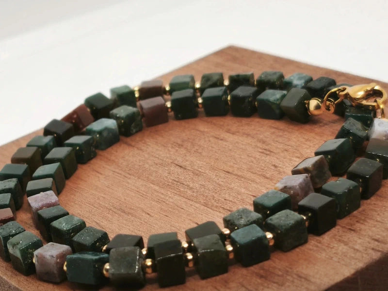 Collier en perles carrées d'agate indienne 5mm