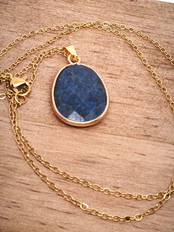 Collier en lapis lazuli facetté
