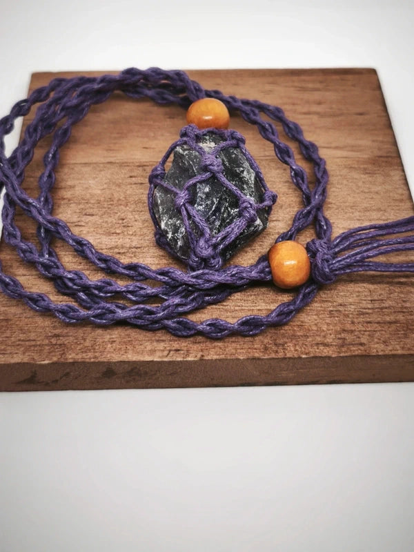 Collier filet pierre d'améthyste.