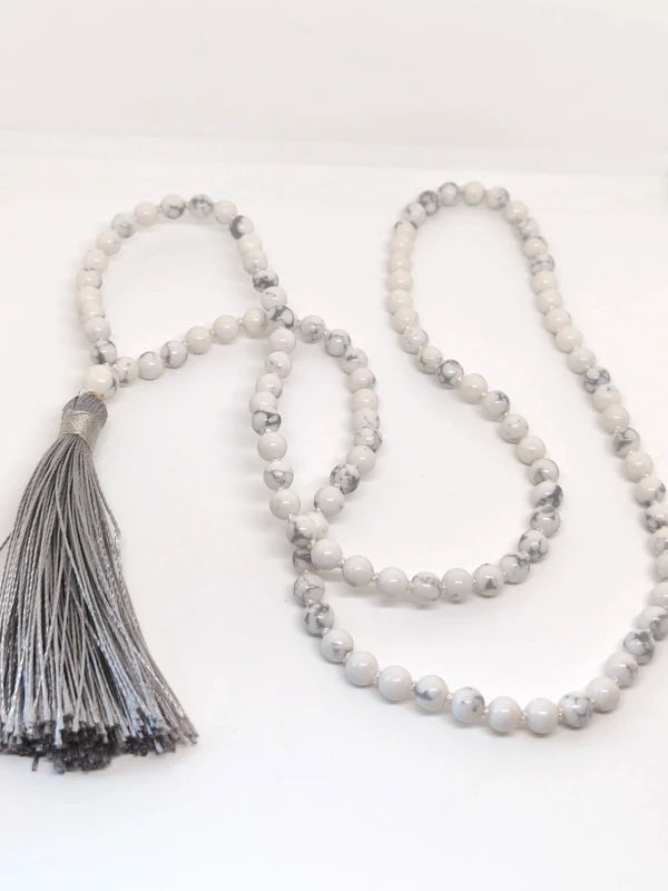 collier mala en perles d'howlite blanche 6mm