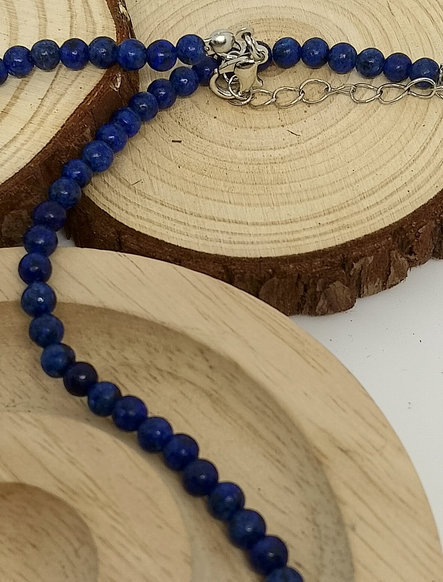 Collier ras de cou en perles de lapis lazuli 4mm