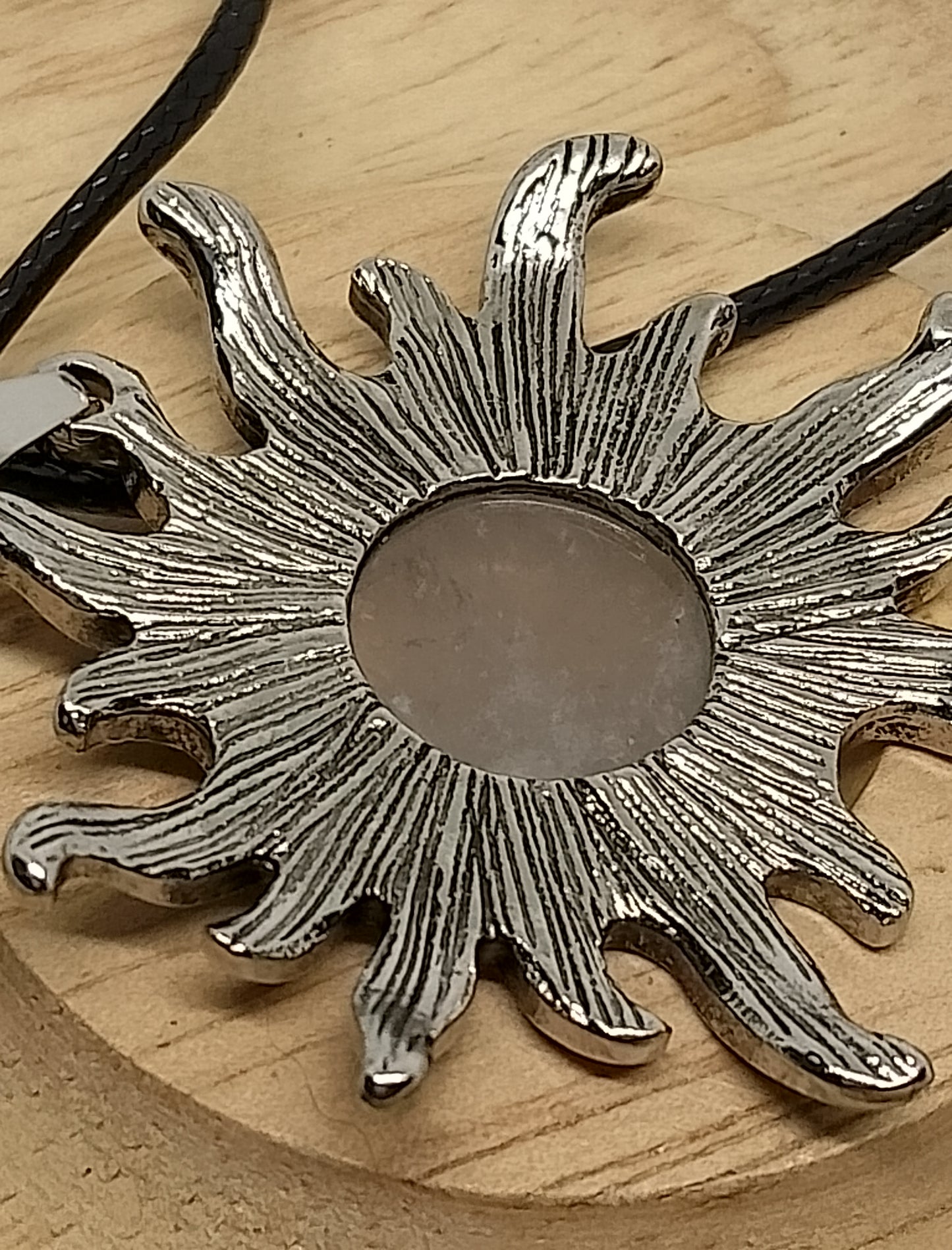 Collier soleil en quartz blanc