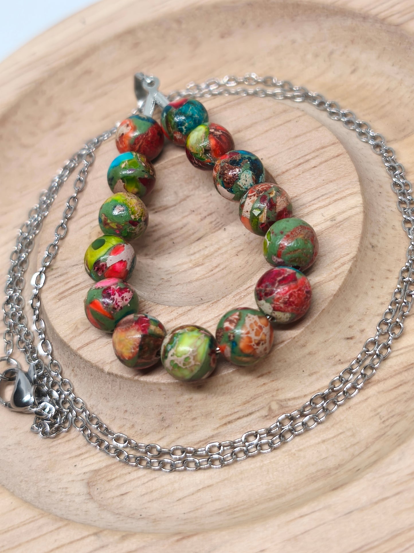 Collier en jaspe impérial multicolore