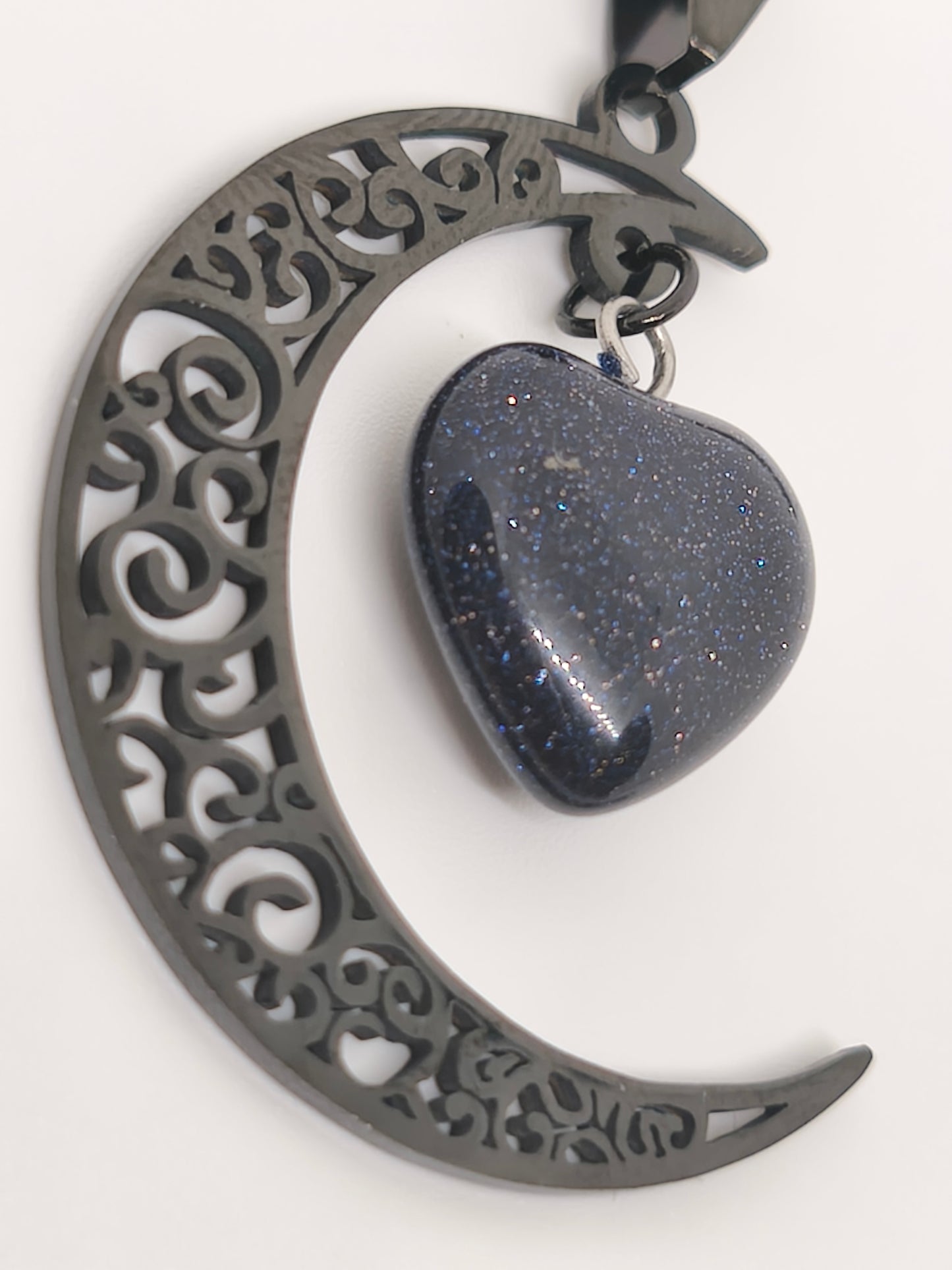 Collier demie lune en acier inoxydable et en grès