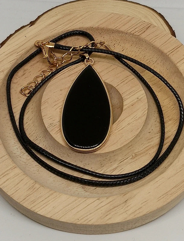 Collier en agate noire