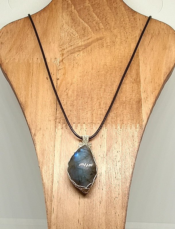 Collier en pierre de labradorite