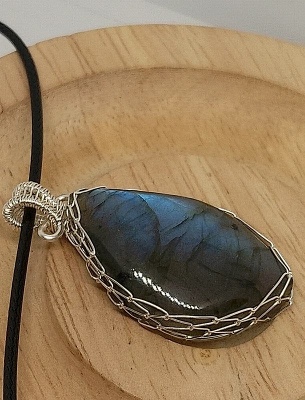Collier en pierre de labradorite