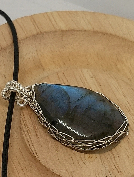 Collier en pierre de labradorite