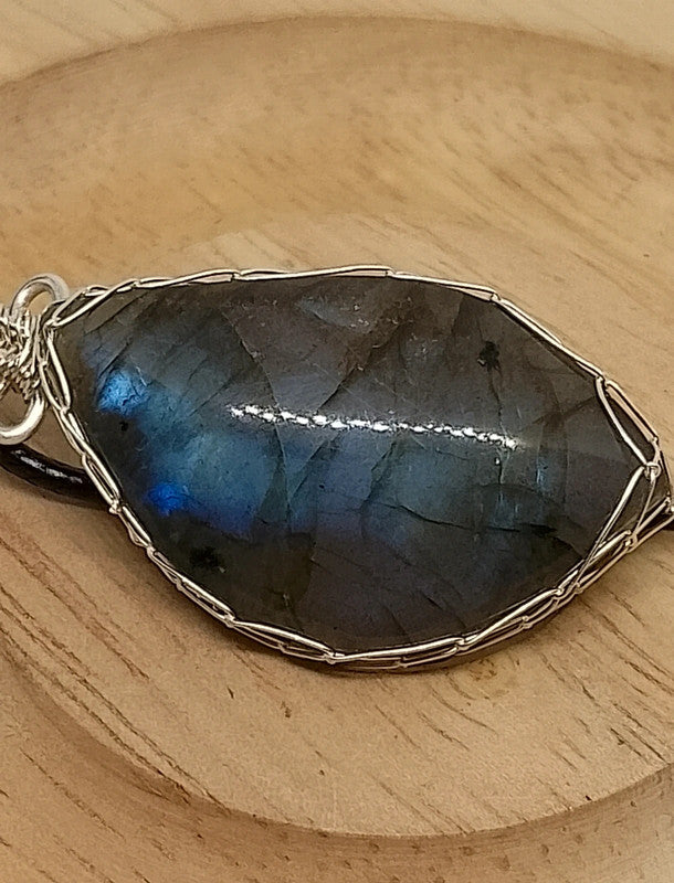 Collier en pierre de labradorite