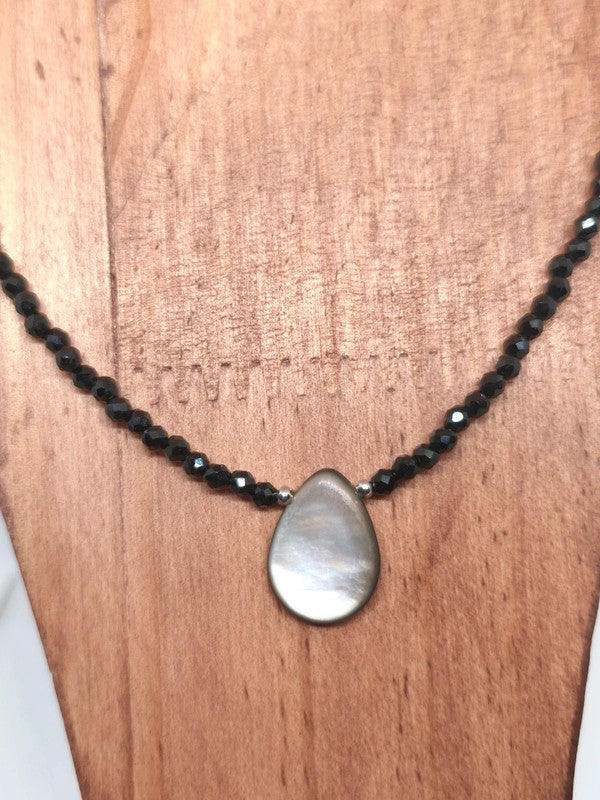 Collier en obsidienne noire et argentée
