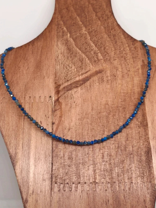 Collier en perles facettes de lapis lazuli 2mm