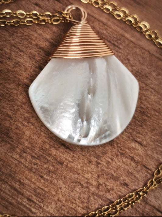 Collier nacré en perle d'eau douce