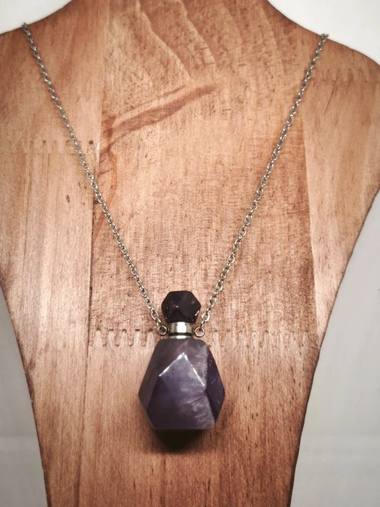 Collier mignonnette de parfum en améthyste.