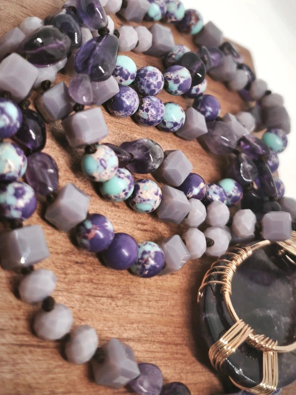 Collier multiperles, pendentif améthyste arbre de vie