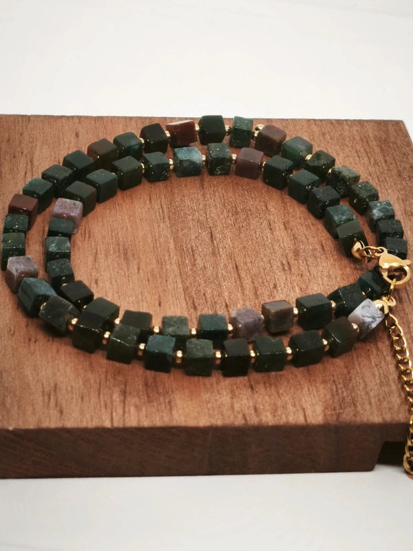 Collier en perles carrées d'agate indienne 5mm