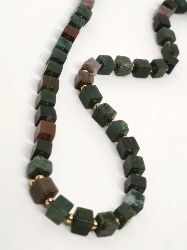 Collier en perles carrées d'agate indienne 5mm