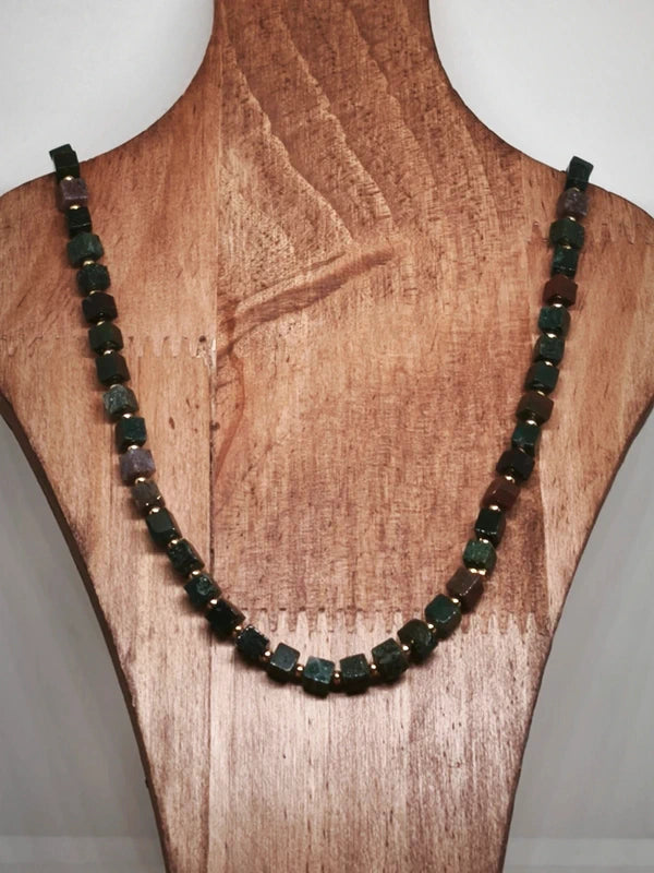 Collier en perles carrées d'agate indienne 5mm