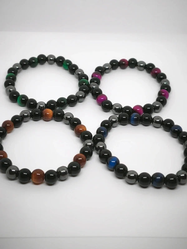 Lot de 4 bracelets en hématite, oeil de tigre et onyx noire