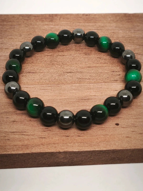 Lot de 4 bracelets en hématite, oeil de tigre et onyx noire