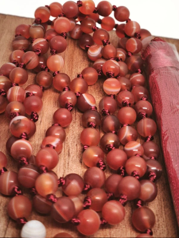 Collier Mala en agate rouge mat 6mm
