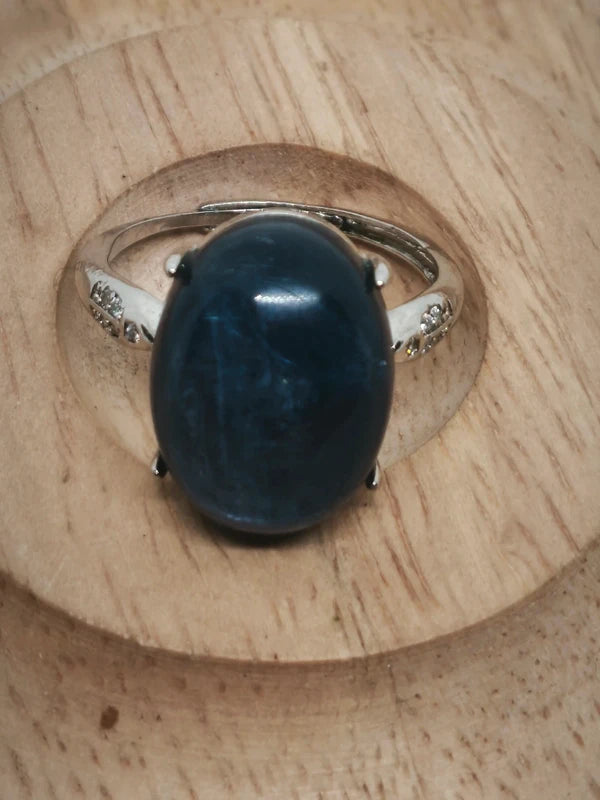 Bague en pierre de kyanite ajustable