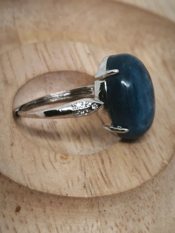 Bague en pierre de kyanite ajustable