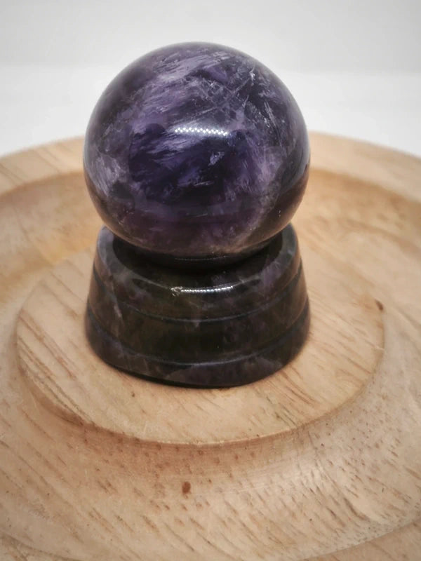 Sphère et support en améthyste