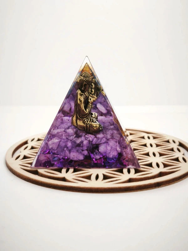 Pyramide orgonite Bouddha en améthyste