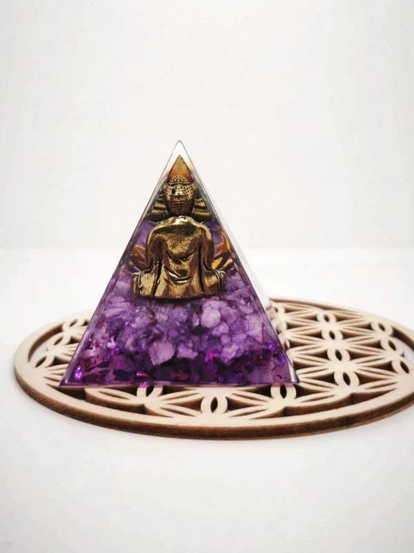 Pyramide orgonite Bouddha en améthyste
