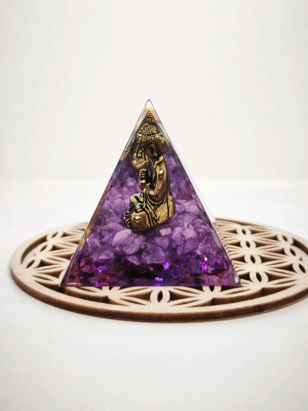 Pyramide orgonite Bouddha en améthyste