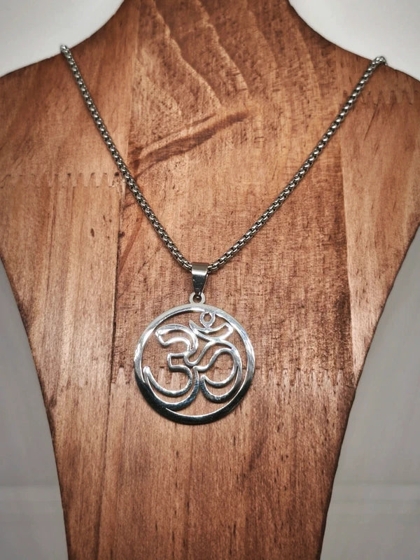 Collier OM tibétain en acier inoxydable
