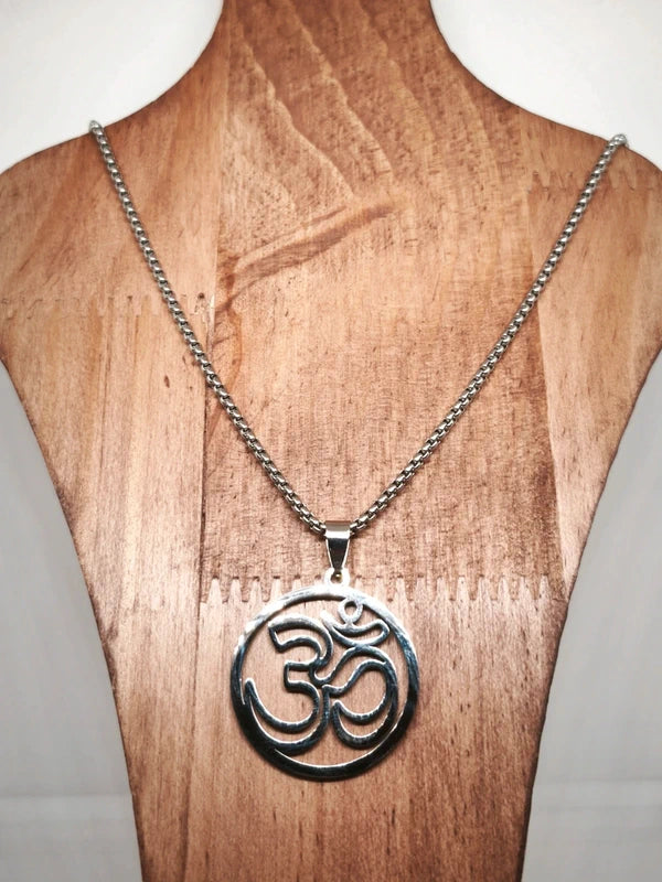Collier OM tibétain en acier inoxydable