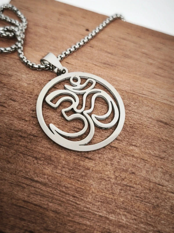 Collier OM tibétain en acier inoxydable