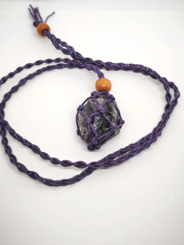 Collier filet pierre d'améthyste.