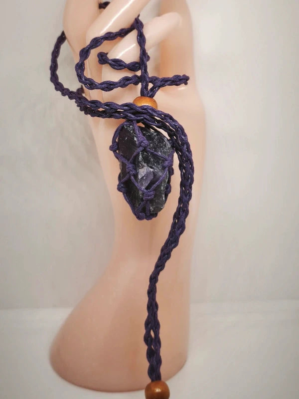 Collier filet pierre d'améthyste.