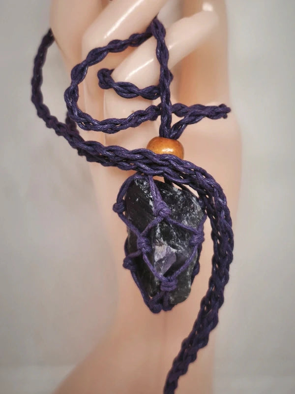 Collier filet pierre d'améthyste.