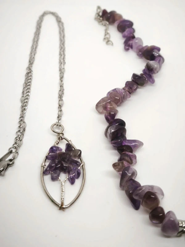 Collier et bracelet en chips de pierre d'améthyste.