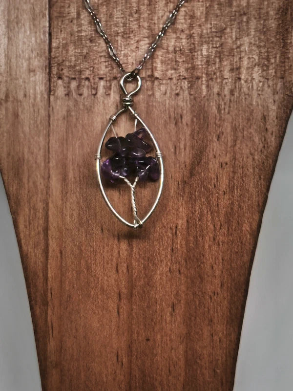 Collier et bracelet en chips de pierre d'améthyste.