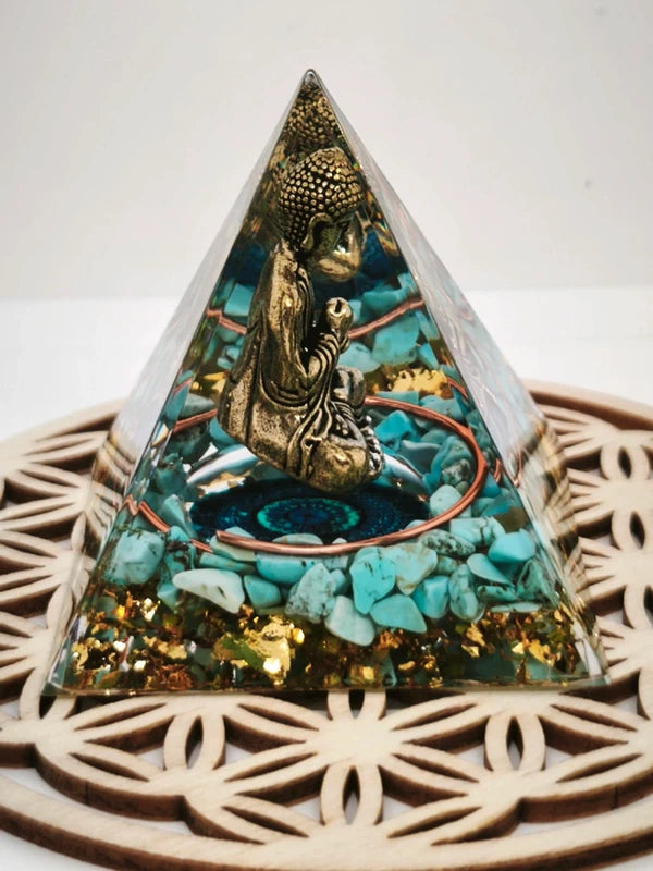 Pyramide orgonite bouddha turquoise