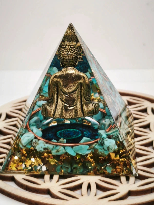 Pyramide orgonite bouddha turquoise