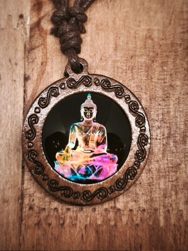 Collier bouddha en bois