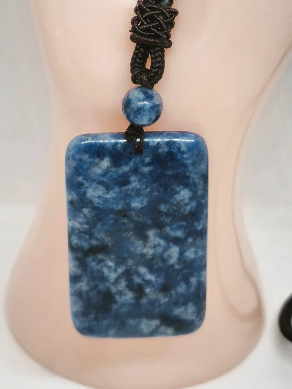 Collier en pierre de lapis lazuli