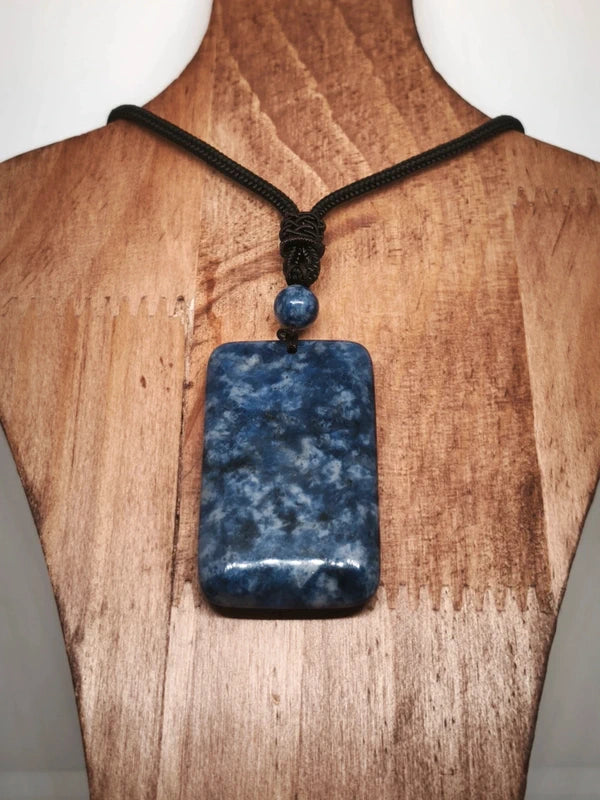 Collier en pierre de lapis lazuli