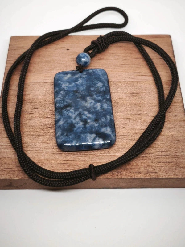 Collier en pierre de lapis lazuli