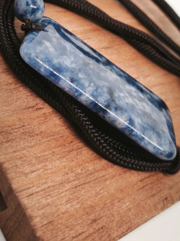 Collier en pierre de lapis lazuli
