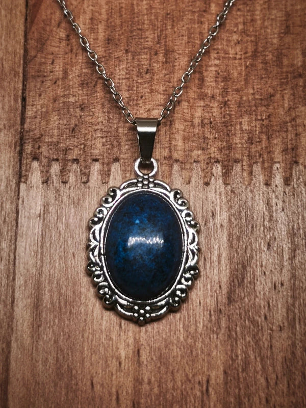 Collier en acier inoxydable avec pierre de lapis lazuli