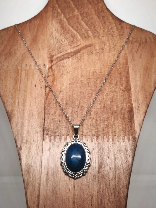 Collier en acier inoxydable avec pierre de lapis lazuli
