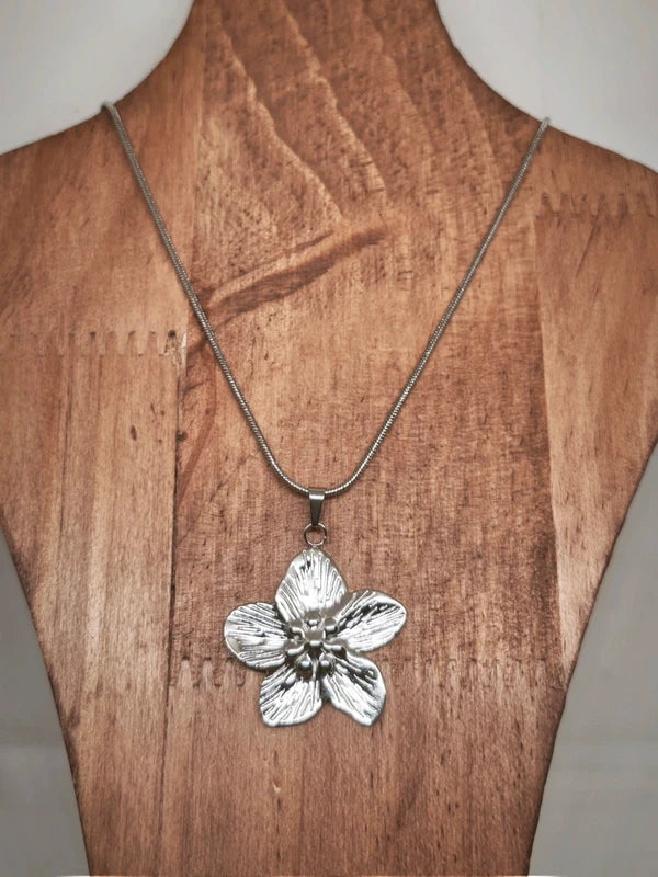 Collier et boucles d'oreilles fleurs en acier inoxydable 316