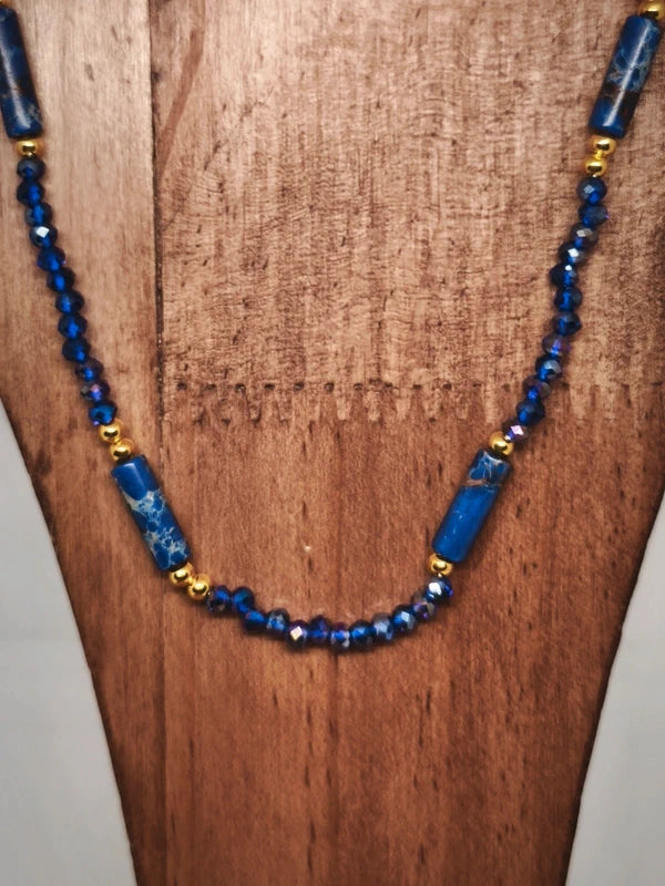 collier jaspe bleu et perles facettes verre coloré